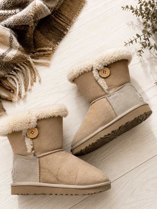 UGG Shoes - UGG Cozy Bailey Button Sheepskin Boots | Sand & Beige | Size 8